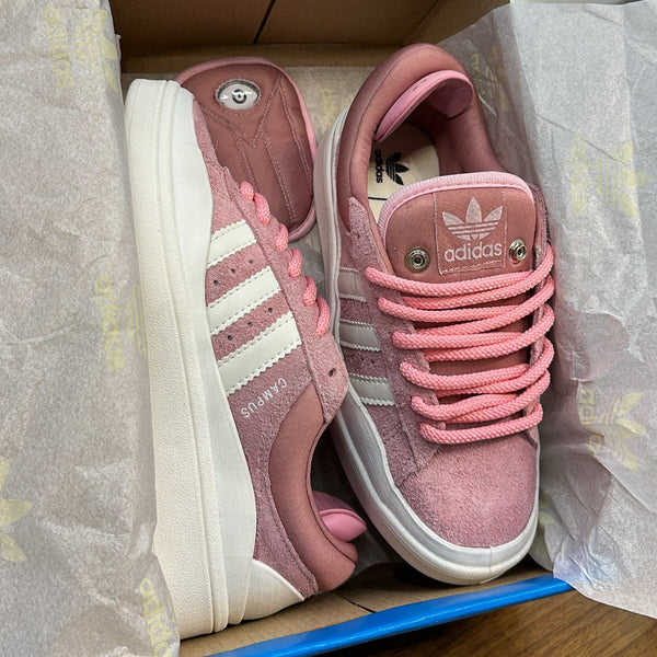 Modelo Campus Bad Bunny Rosa